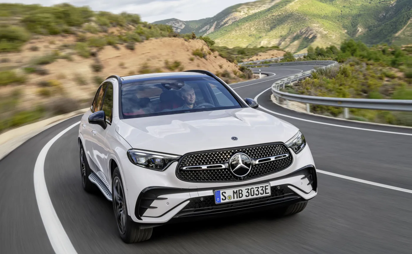 mercedes-glc-plugin-hybrid-amg-line-37479174.jpg