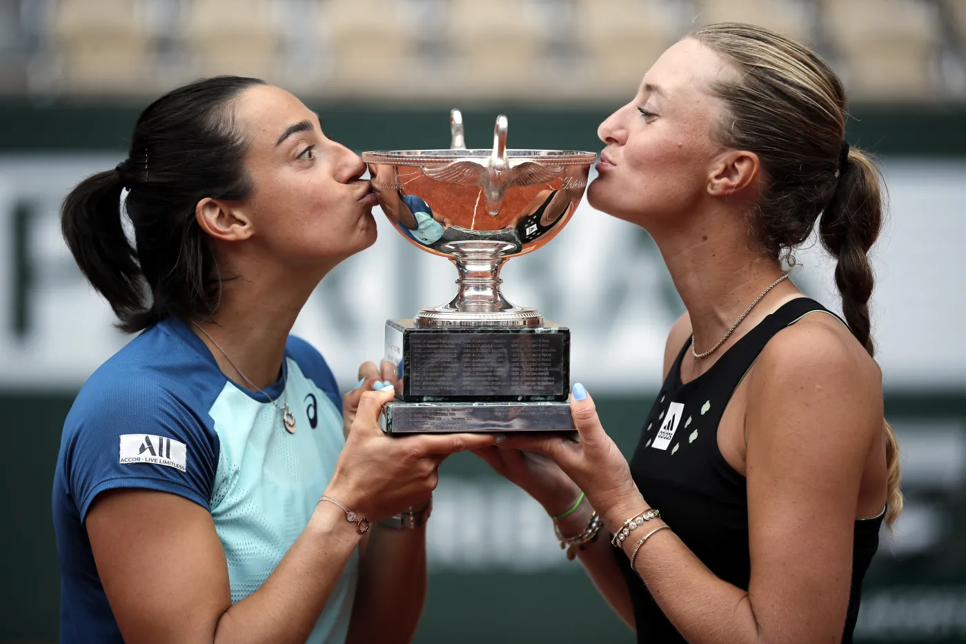 Francuzki najlepsze w deblu. Garcia i Mladenovic wygrały French Open