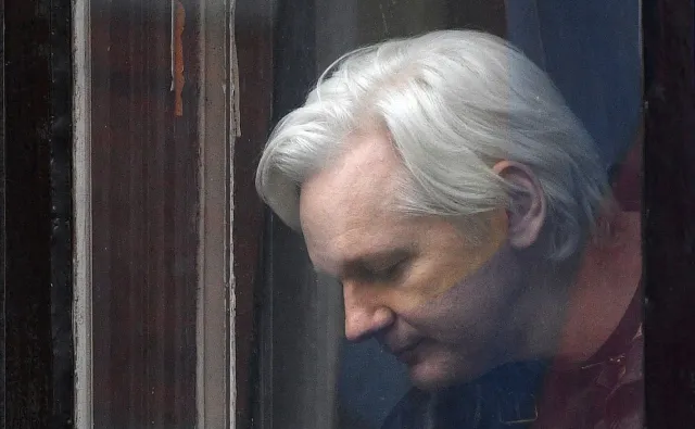 Sprawa Juliana Assange'a. Wielka Brytania zdecydowała ws. ekstradycji do USA