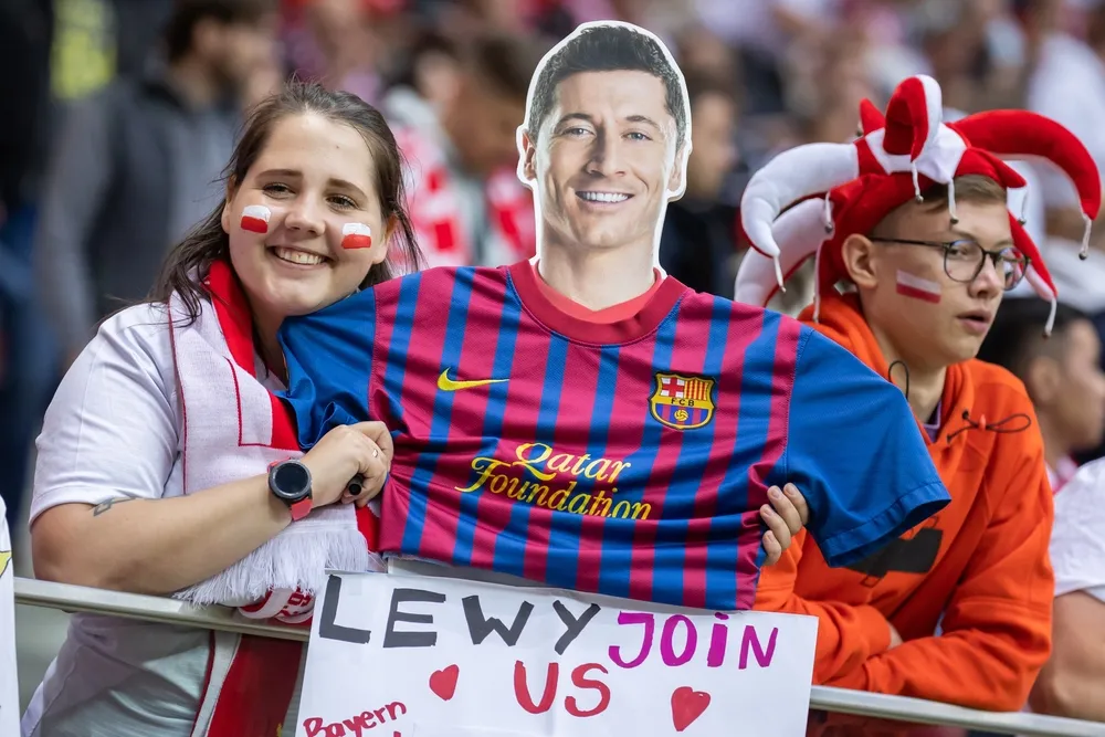 Z powodu deficytu litery "W" wstrzymano obrót koszulkami z napisem "Lewandowski"