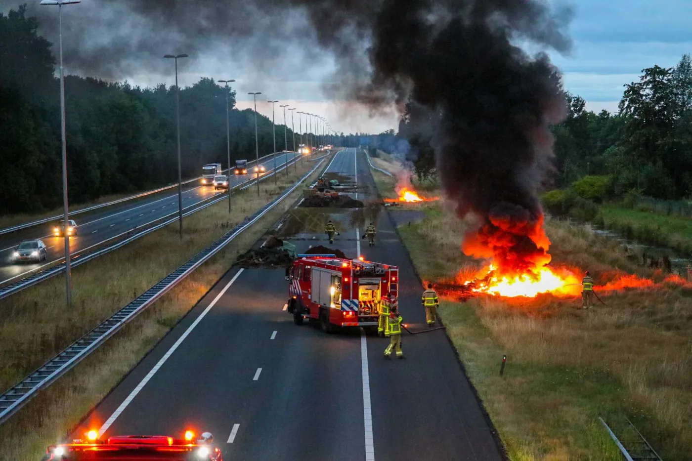 Obornik i płonąca słoma. Wielkie protesty rolników na holenderskich drogach