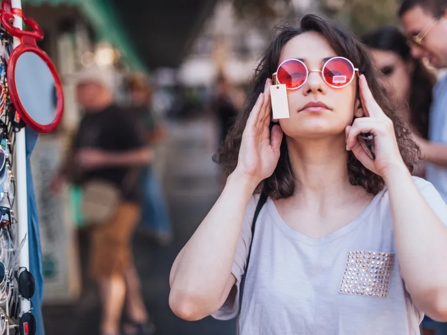 4 wakacyjne grzechy, przez które cierpią oczy