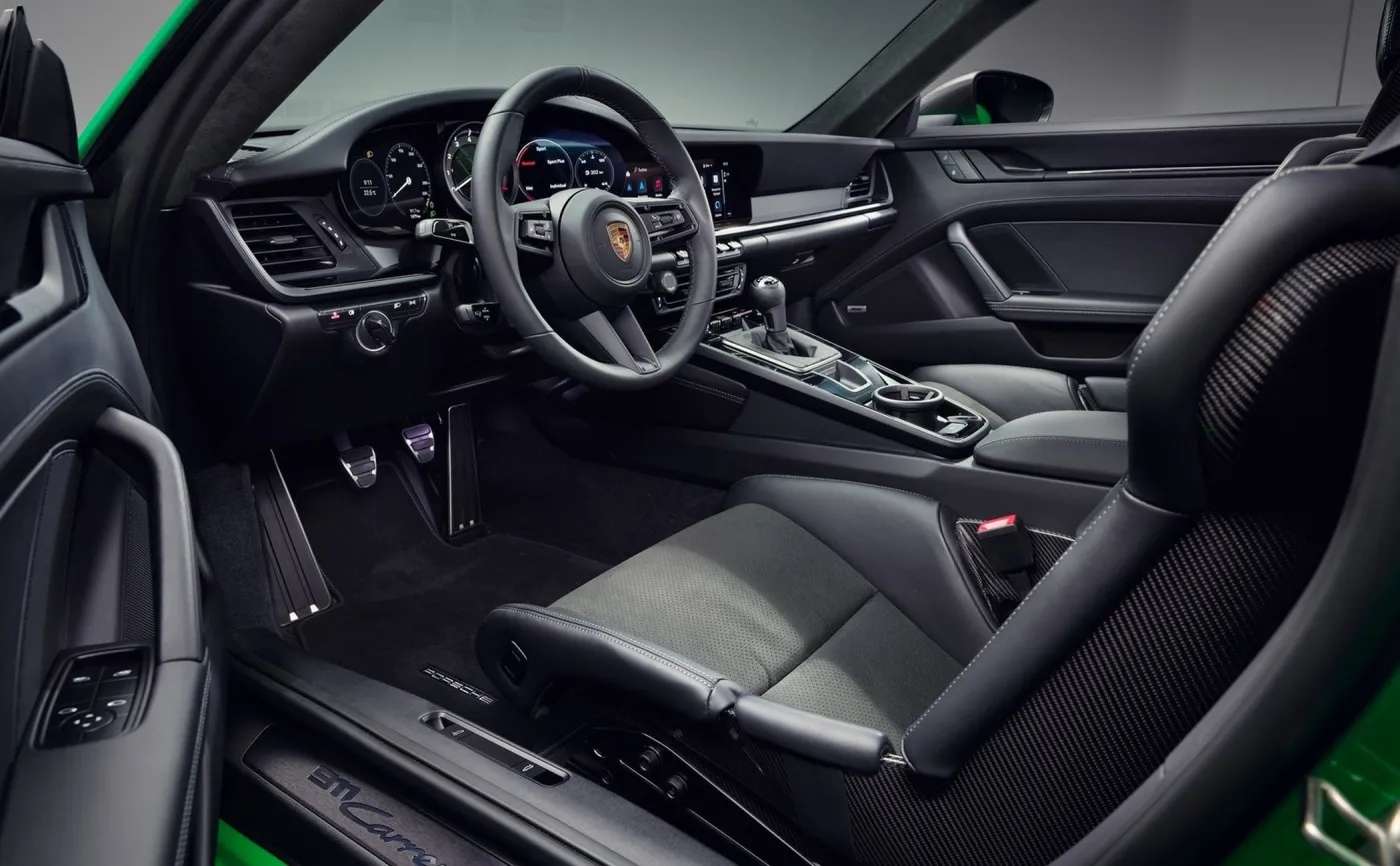 9-porsche-911-carrera-t-2023-1600-0c-37596588.jpg