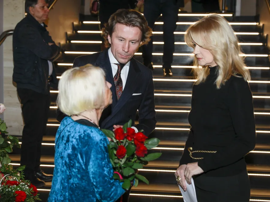 Grażyna Torbicka w spódnicy z odważnym rozcięciem. Było na co patrzeć... [FOTO]