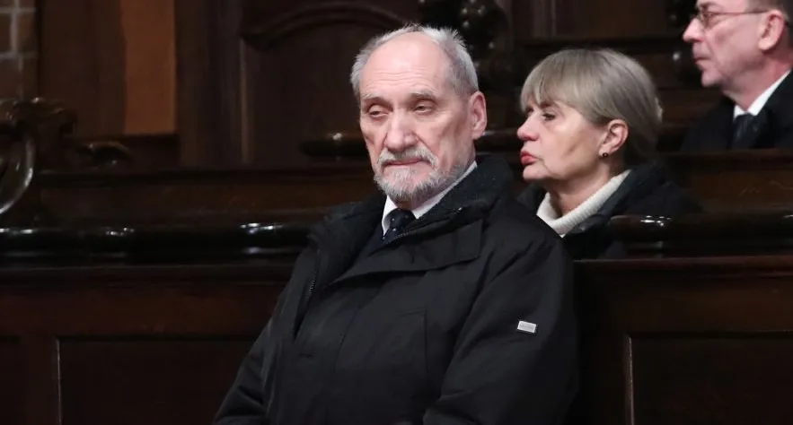 Wraca sprawa uchwały ws. Rosji. "Chcemy głosować. Bez poprawki Macierewicza"