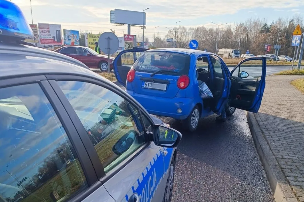 Oblał kobietę benzyną i z zapalniczką żądał oddania auta, albo...
