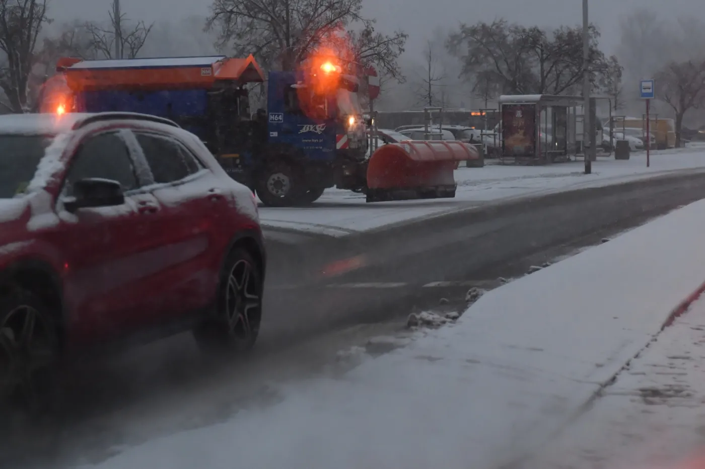 Wiatr, śnieg, deszcz i przybór wód. PSP: 1,3 tysiąca interwencji straży