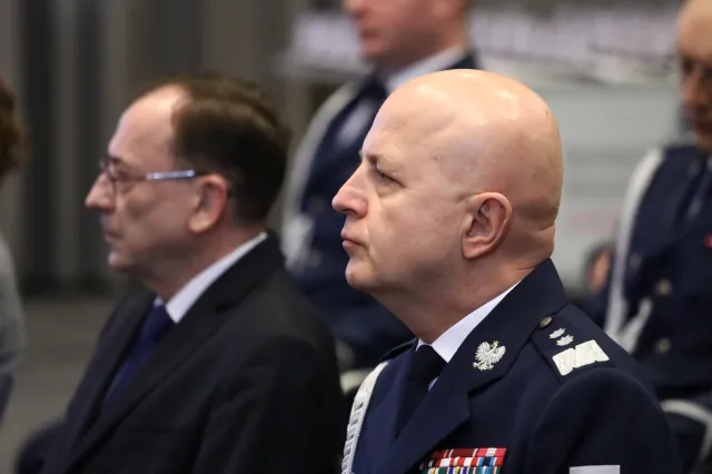 Ile kosztowała "zabawa" granatnikiem w KGP? "Prace remontowe we własnym zakresie..."