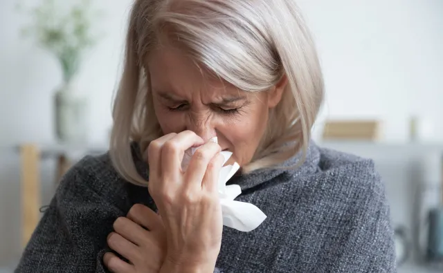 Chorym z symptomami COVID-19 towarzyszy średnio 36 objawów tej choroby. Jakich?