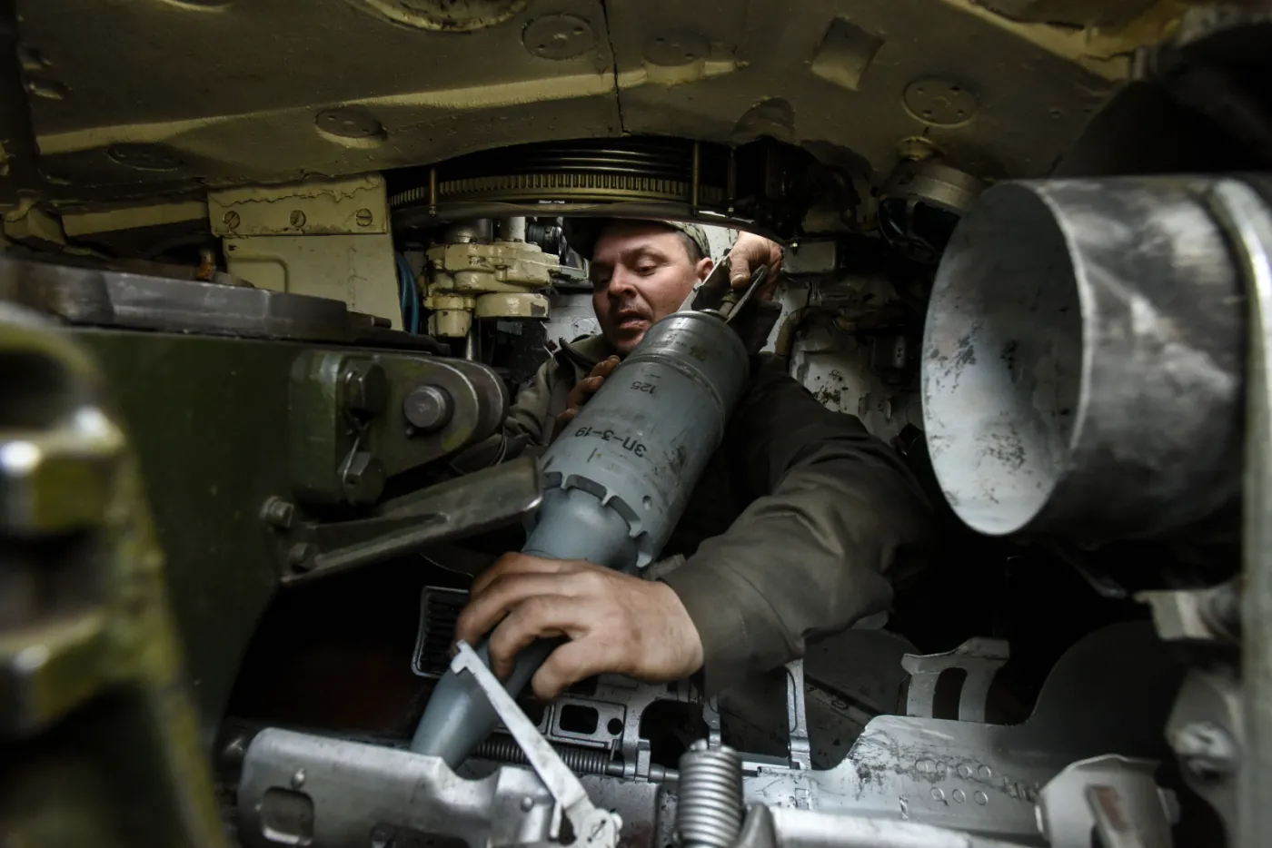 Ukraiński żołnierz broniący Bachmutu