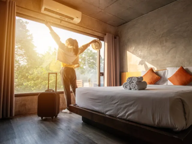 Wakacje bez partnera? Eksperci mówią TAK i wyjaśniają, co dobrego może z tego wyniknąć