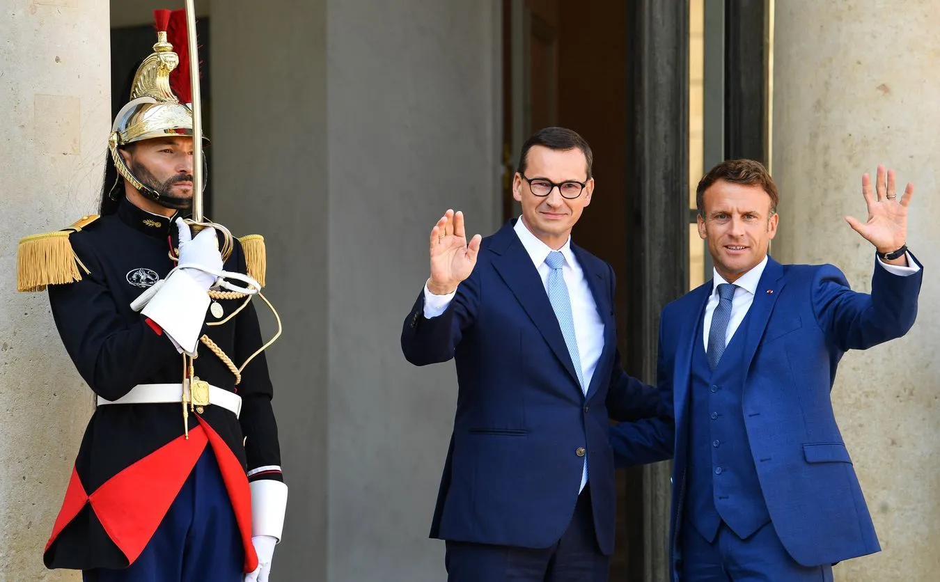 Polak i Francuz dwa bratanki. A w tle Niemcy… [OPINIA]