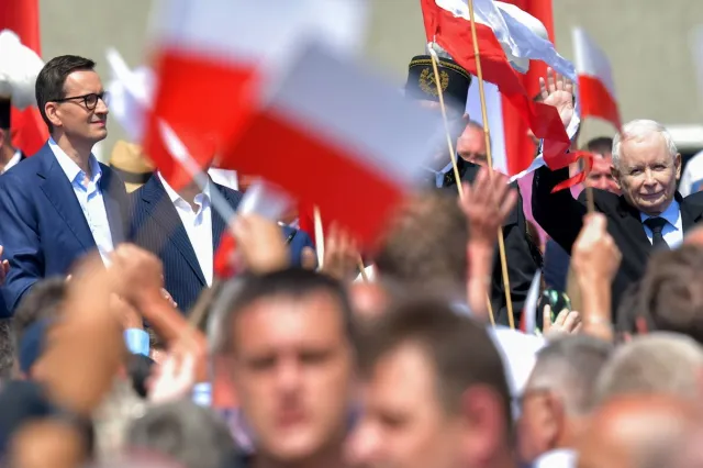 "Agenci Putina to bliscy przyjaciele PiS. Kaczyński i Morawiecki do psychiatry"