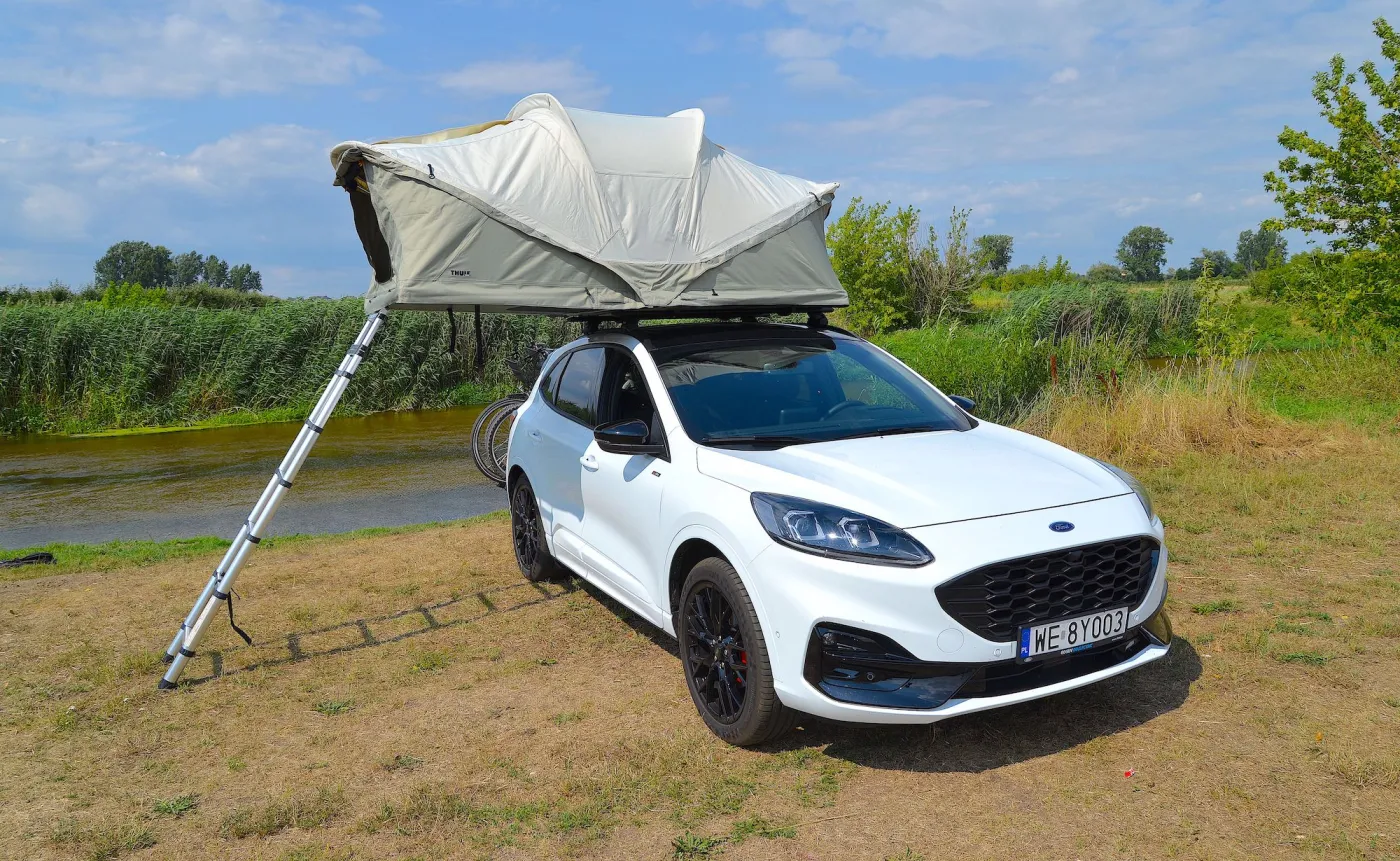 ford-kuga-z-namiotem-thule-approach-37872632.jpg