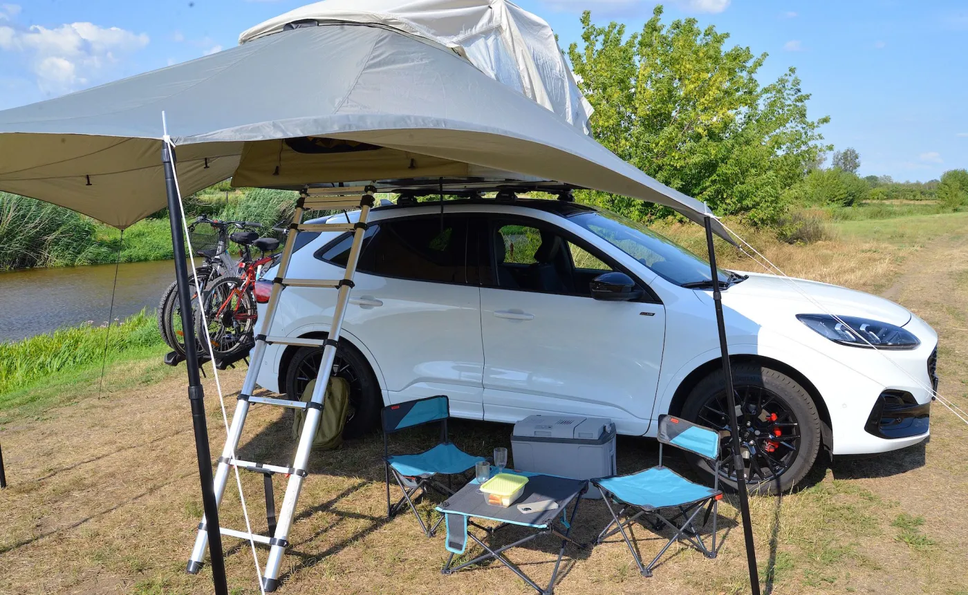 Ford Kuga kamperem? Wystarczy kilka minut i wakacje