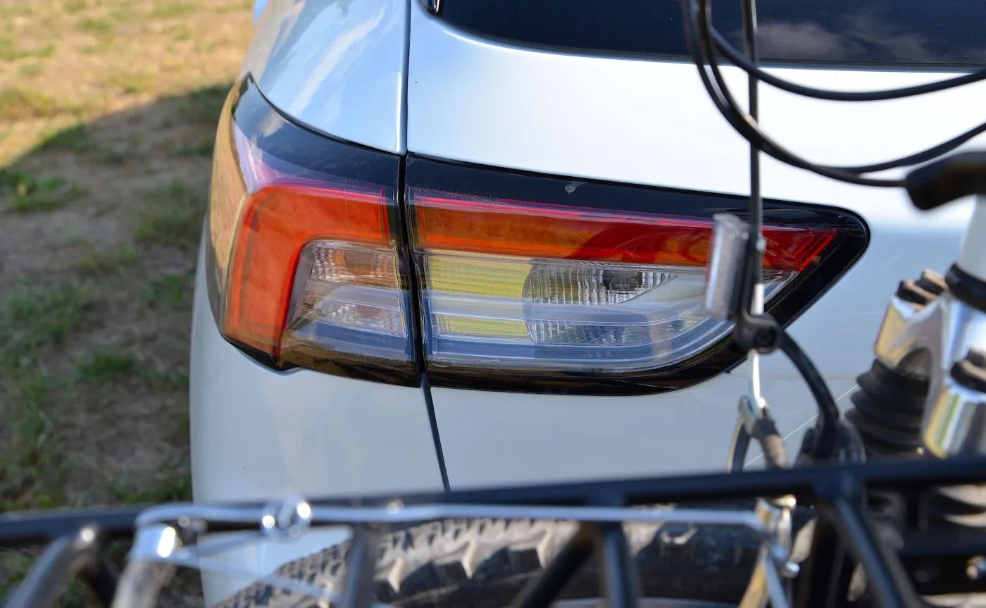 ford-kuga-z-namiotem-thule-approach-37872656.jpg