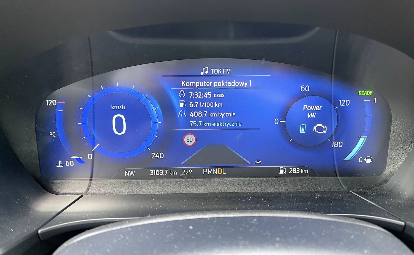 ford-kuga-z-namiotem-thule-approach-37872664.jpeg