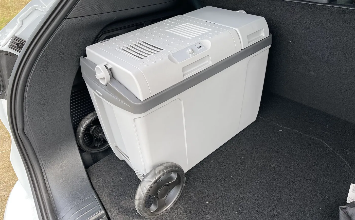 ford-kuga-z-namiotem-thule-approach-37872675.jpeg
