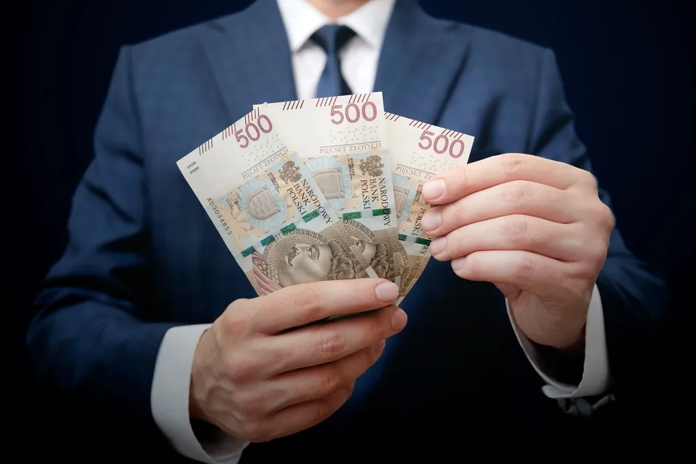 Pieniądze, złoty, 500 złotych, gotówka, wynagrodzenie, dodatek, świadczenie, pensja 