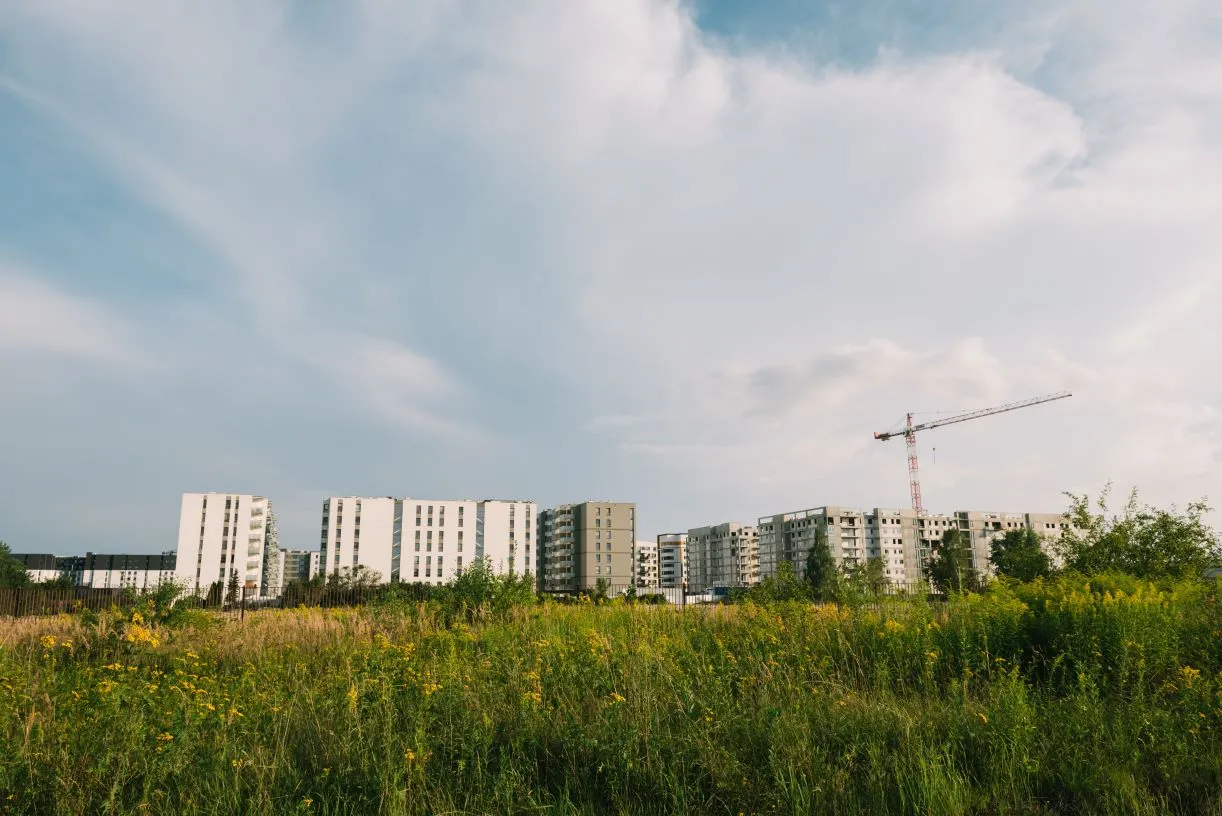Młodzi ludzie wolą mieszkać z rodzicami, bo im wygodniej [WYWIAD]