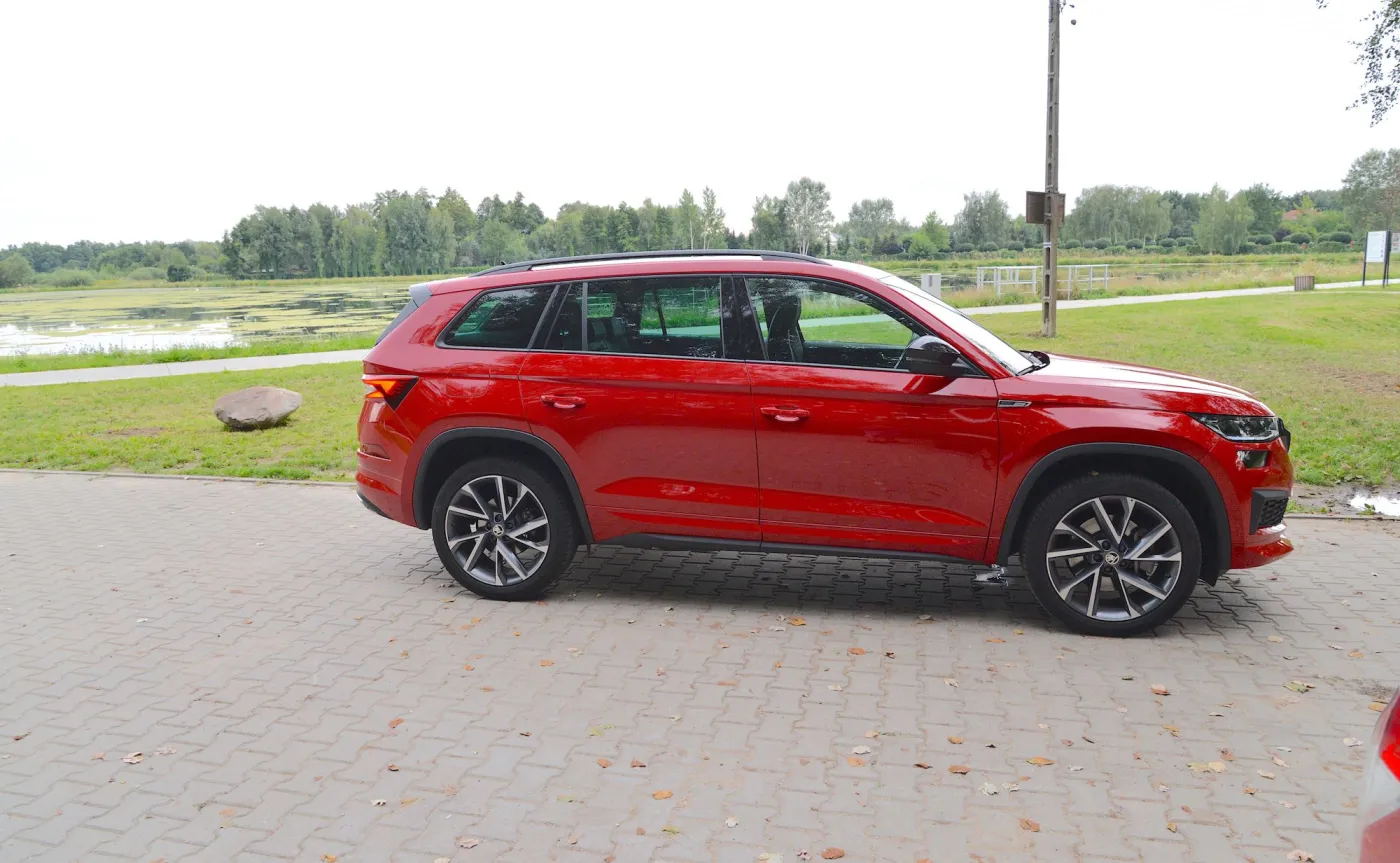 skoda-kodiaq-20-tsi-4x4-dsg-sportline-37907037.jpg