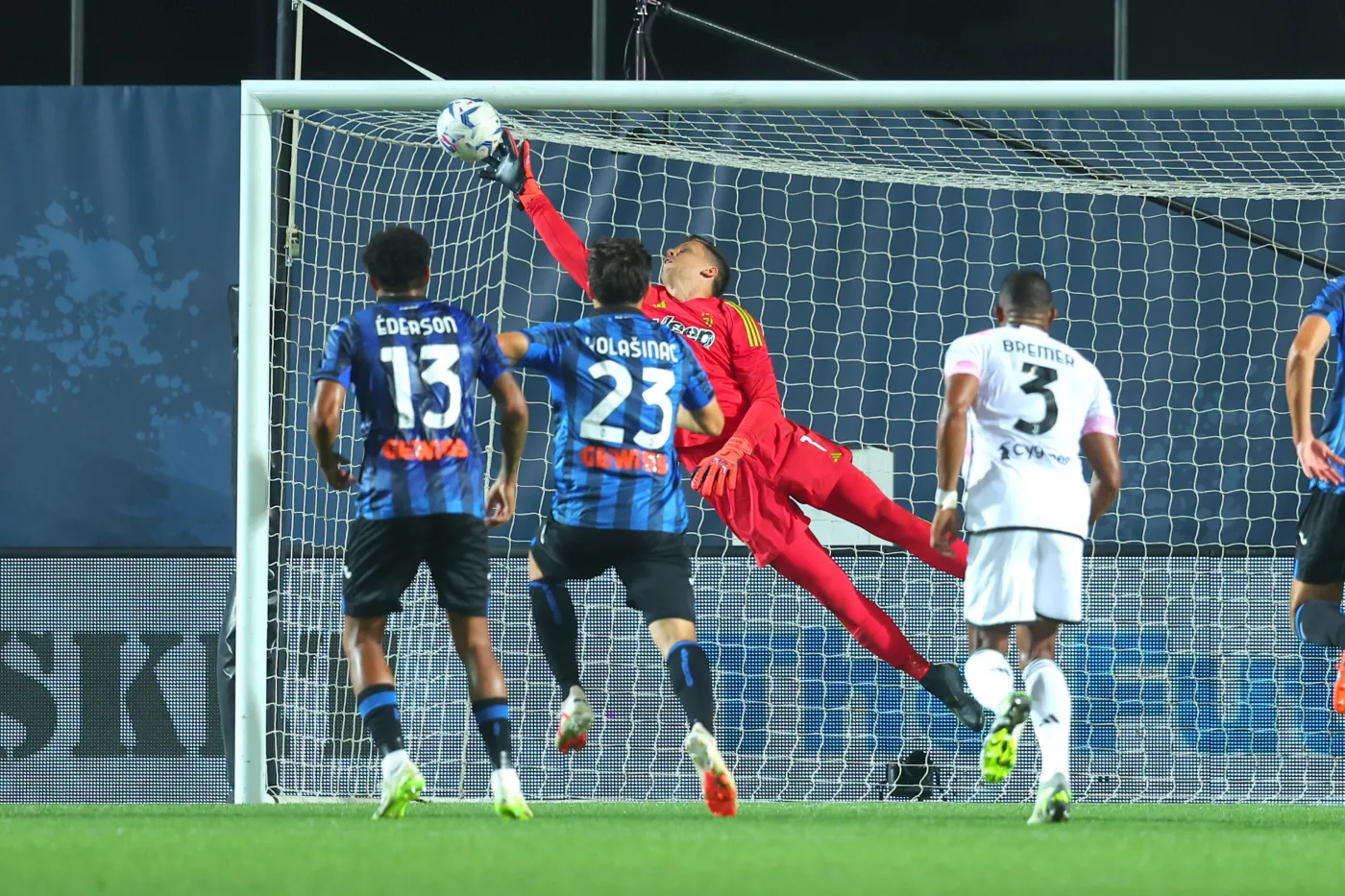 Szczęsny i Skorupski zamurowali swoje bramki. VAR zabrał gola Łęgowskiemu [WIDEO]