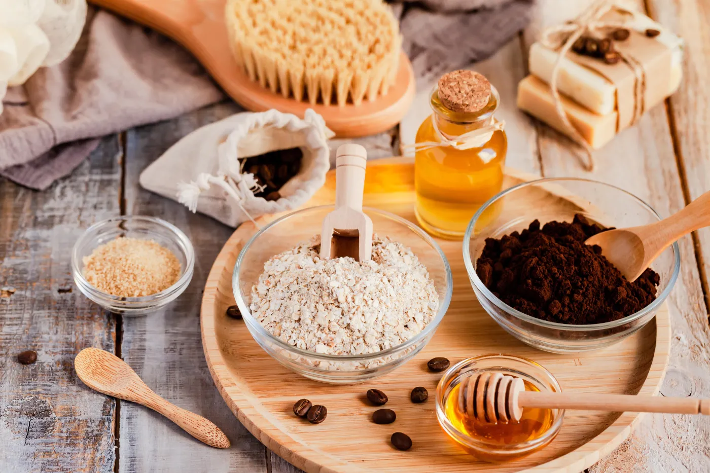 Sprawdź, co jest ważne, gdy robisz peeling cukrowy. Ekspertka podpowiada