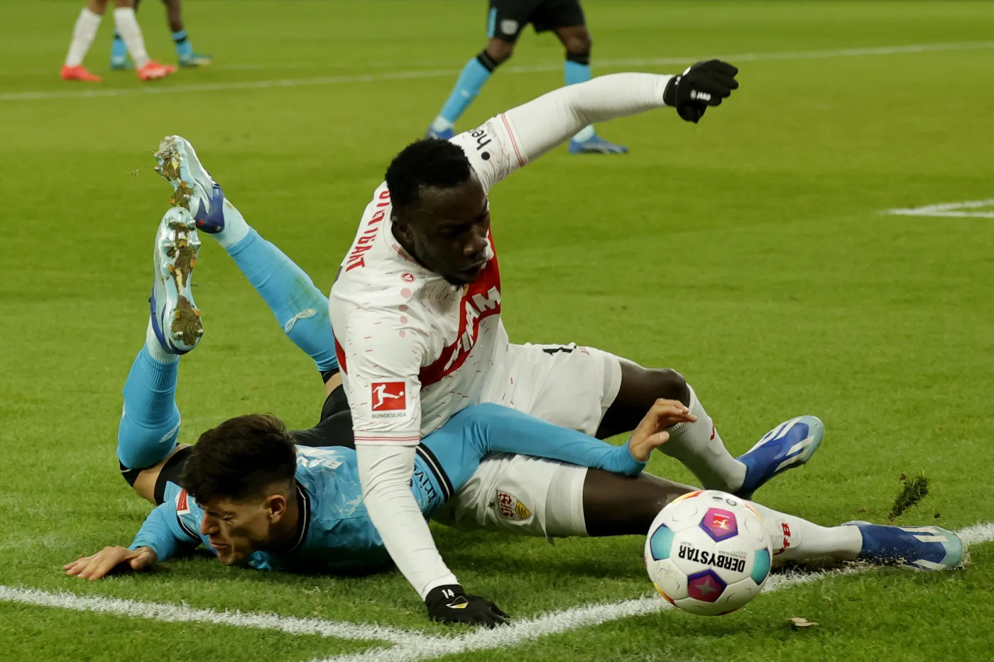 Stuttgart zatrzymał Bayer, ale lider powiększył przewagę