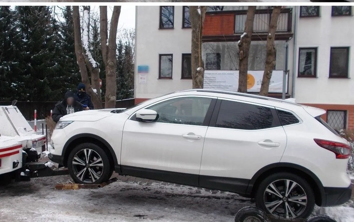 Kierowcy zapłacą o 100 zł więcej. W 2024 r. także odholowanie auta drożeje