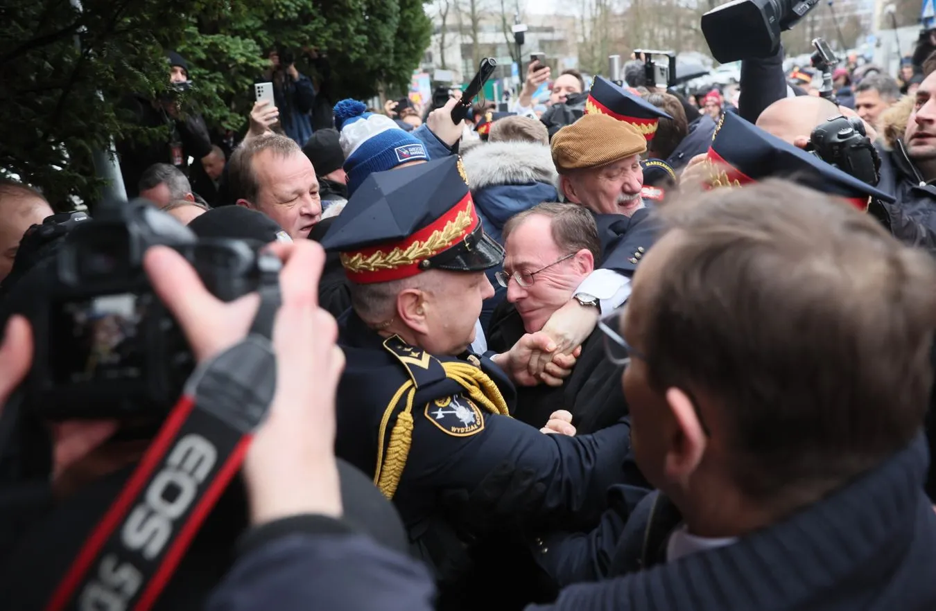 Mariusz Kamiński, Antoni Macierewicza
