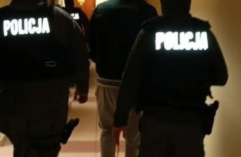Pijany wezwał policjantów, bo był poszukiwany listem gończym