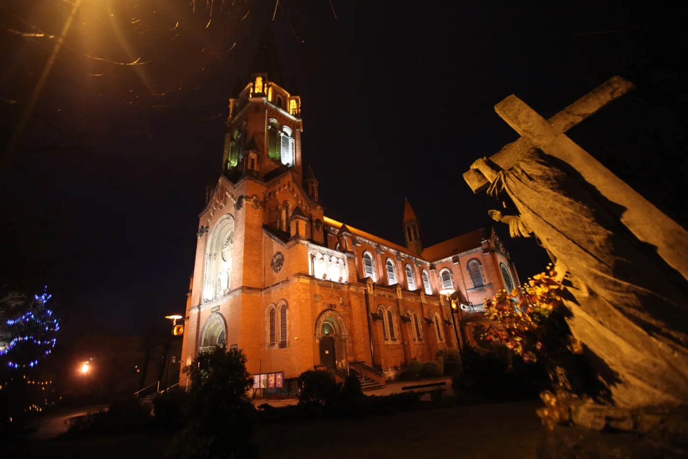 To wstrząsnęło wiernymi w Sosnowcu. Śledztwa ws. śmierci księdza i diakona - umorzone
