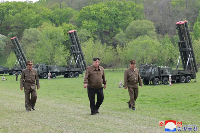 "Nuklearna kontrofensywa" Korei Północnej. Symulacja pod okiem Kim Dzong Una