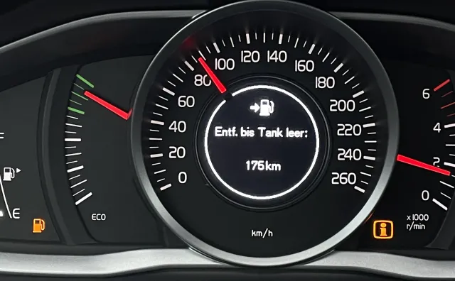 Ta kontrolka to nieprzyjemny widok dla kierowcy. Ile jeszcze przejedziesz?