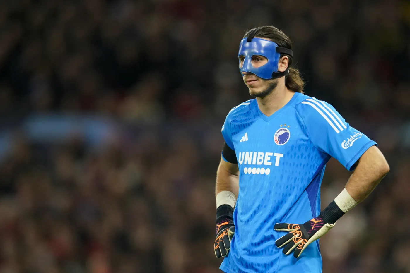 Fatalny błąd Kamila Grabary. W prostej sytuacji nie potrafił złapać piłki