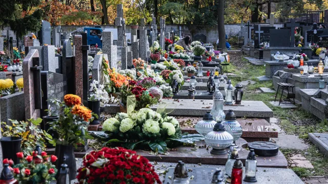 1 listopada, Wszystkich Świętych i komunikacja miejska. Jak dojechać na cmentarz?