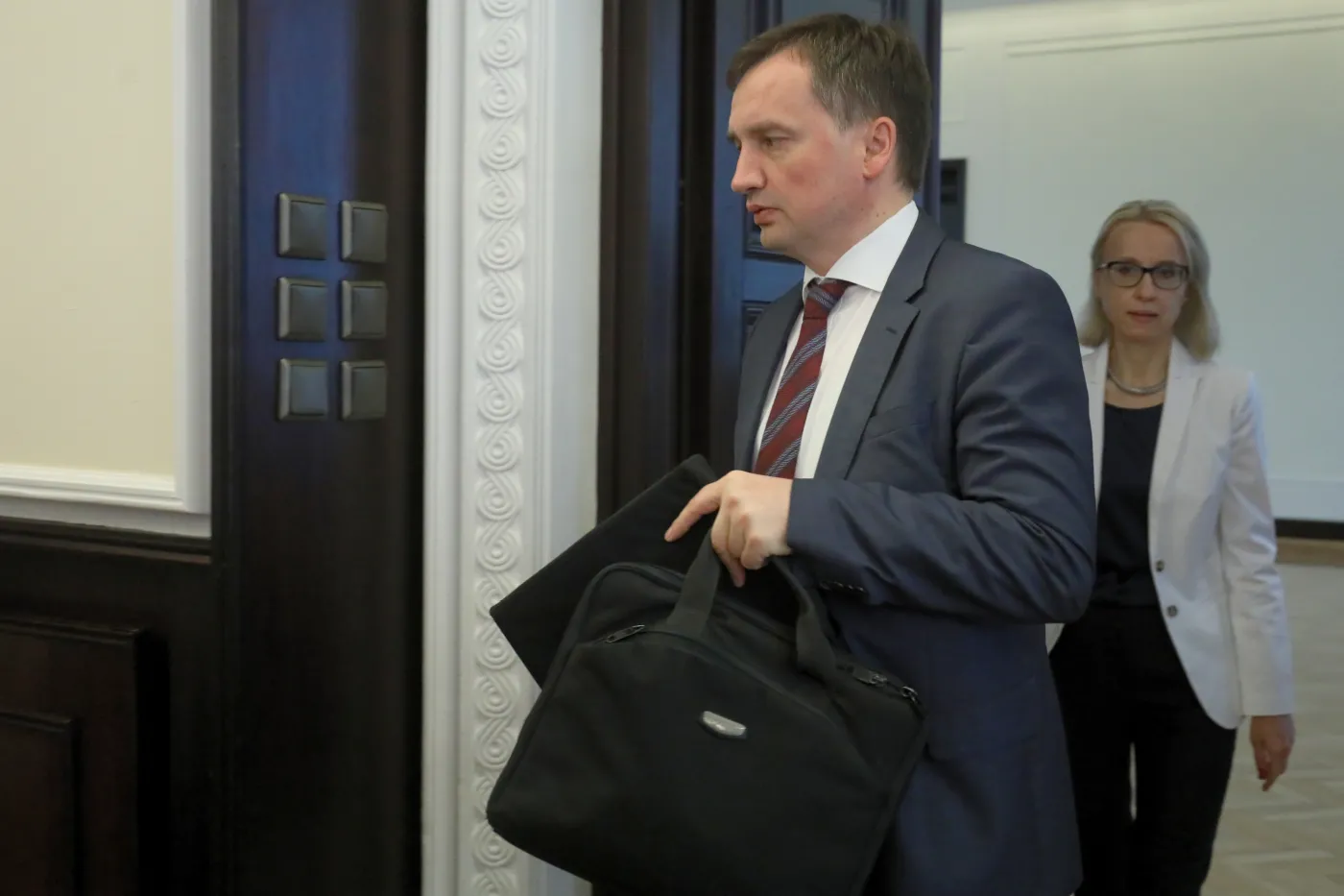 Zbigniew Ziobro szantażował ministrę finansów? Ujawniono list