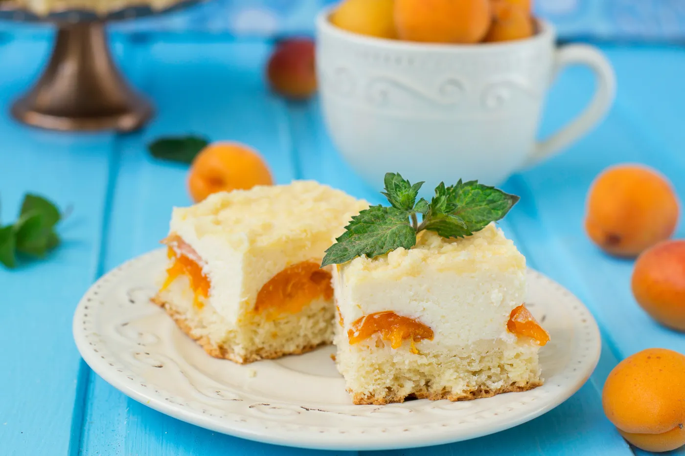 Cake,Cheesecake,With,Apricots,,Summer,Dessert