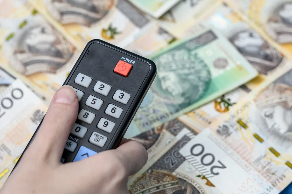 Obecnie płacimy 327,60 zł rocznie za tę usługę. Niedługo możemy płacić ponad 100 zł więcej. Od kiedy?