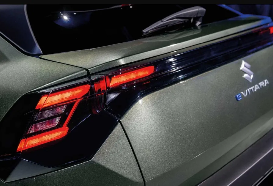 nowe-suzuki-e-vitara-jedzie-po-sukces-38370162.png