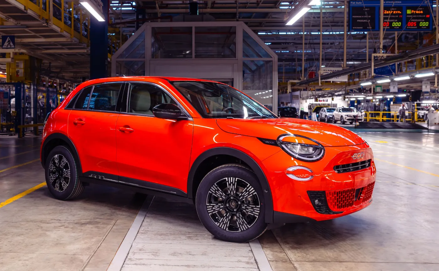 fiat-600-hybrid-produkcja-w-tychach-38387803.jpg