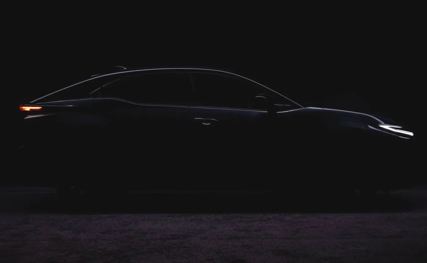 Nowa Toyota wjeżdża do produkcji seryjnej jako elegancki SUV w stylu coupe