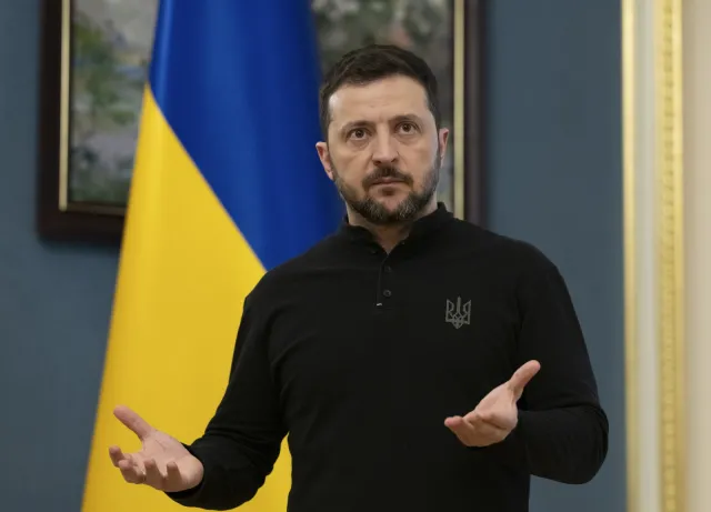 Zełenski rozmawiał z Macronem. "Putin przeciąga tą wojnę"