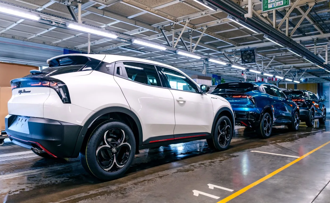 Nowa Alfa Romeo tylko z Polski. Tak wygląda, silnik 1.2 Turbo pod maską