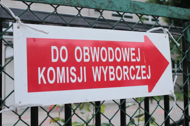 Śmierć w lokalu wyborczym w Bielsku-Białej. Mężczyzny nie udało się uratować