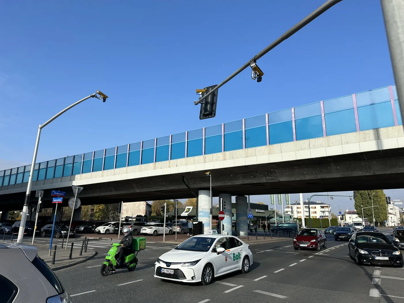 Nowy system RedLight na skrzyżowaniu Hynka/Łopuszańska/Al. Krakowska w Warszawie