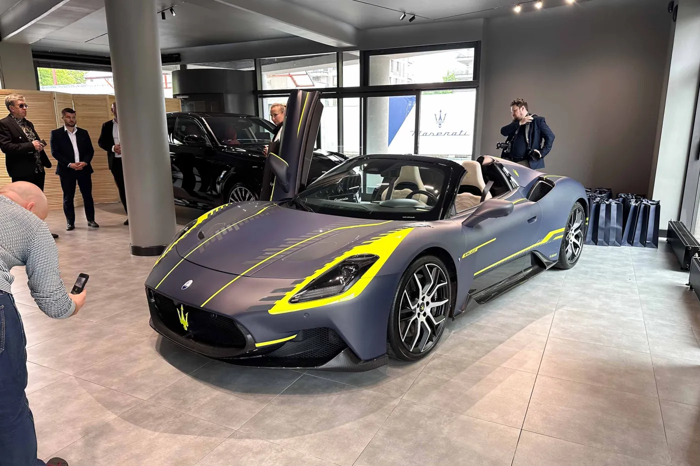 otwarcie-salonu-maserati-w-warszawie-38497545.jpg