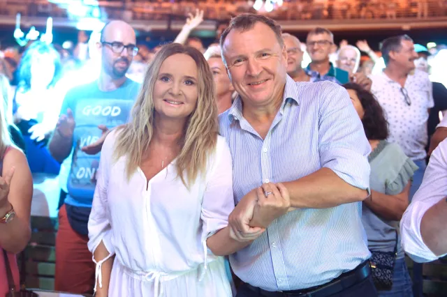 Jacek Kurski z żoną uczcili zaprzysiężenie Karola Nawrockiego. Tańce i disco polo [WIDEO]