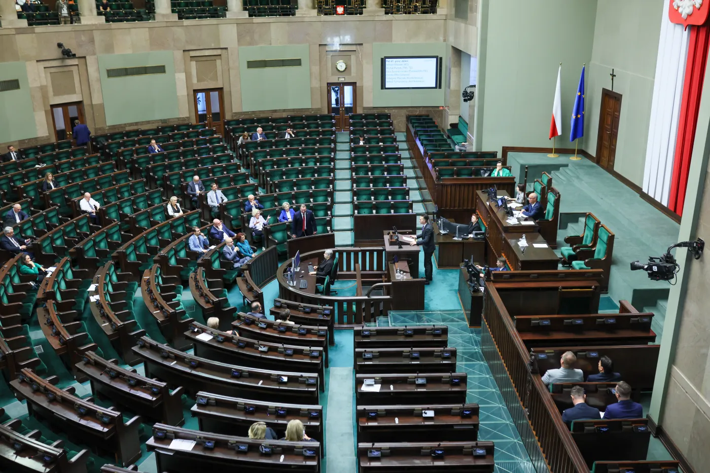 Bosak przed Tuskiem – a kto na szczycie? Zaskakujący lider w nowym sondażu IBRiS