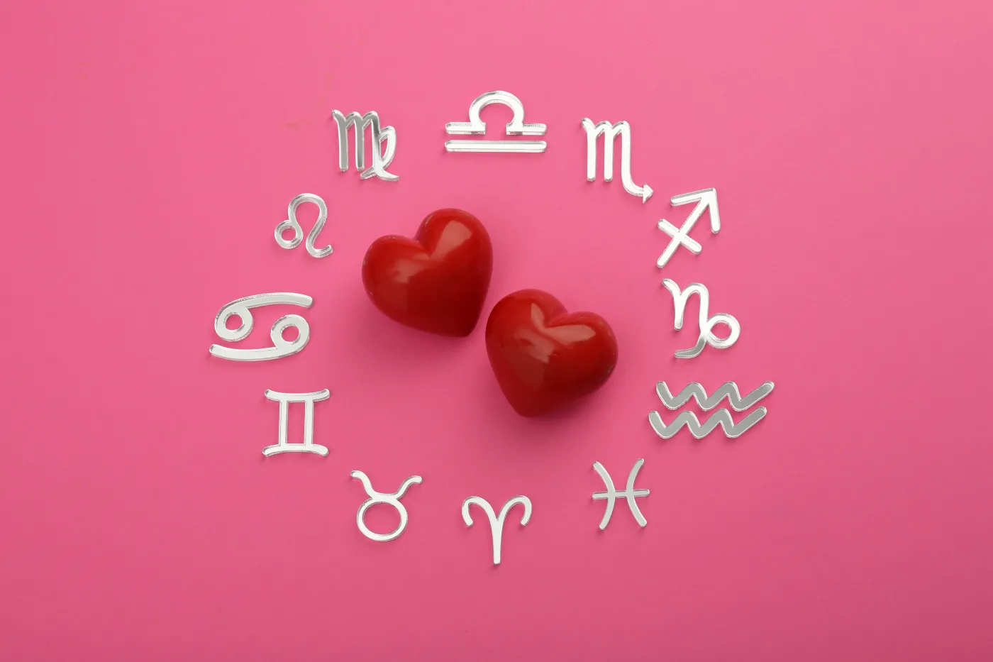 Horoskop miłosny dla wszystkich znaków zodiaku na weekend (8 i 9 listopada 2025)